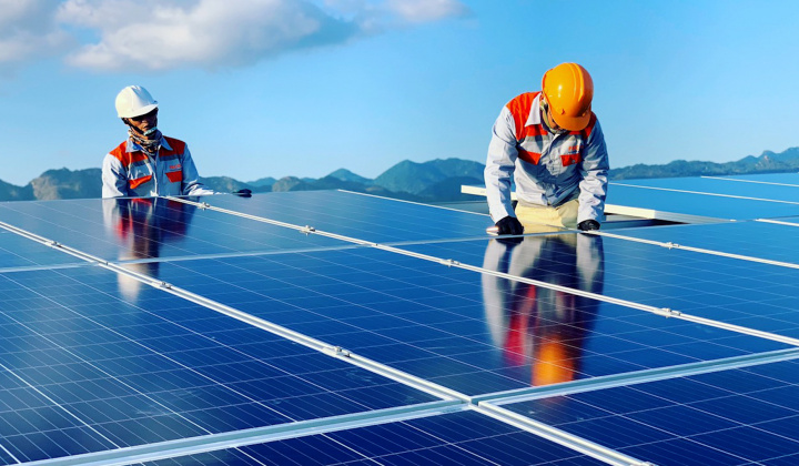 [TÁI CƠ CẤU] Khuyến khích phát triển điện mặt trời mái nhà tự sản xuất, tự tiêu thụ