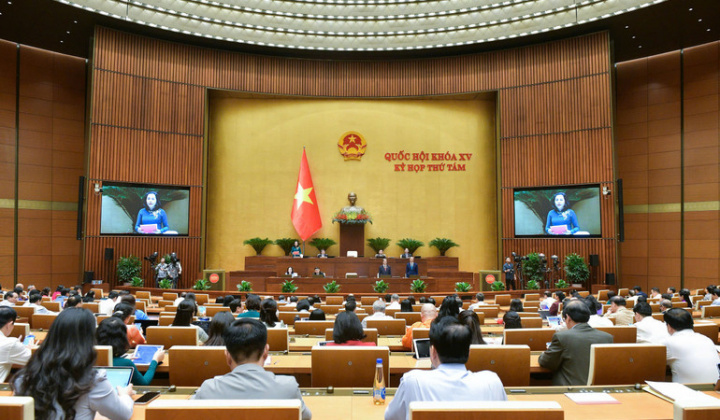 Quốc hội bắt đầu họp đợt 2 Kỳ họp thứ 8, thảo luận nhiều vấn đề quan trọng, thông qua 18 luật