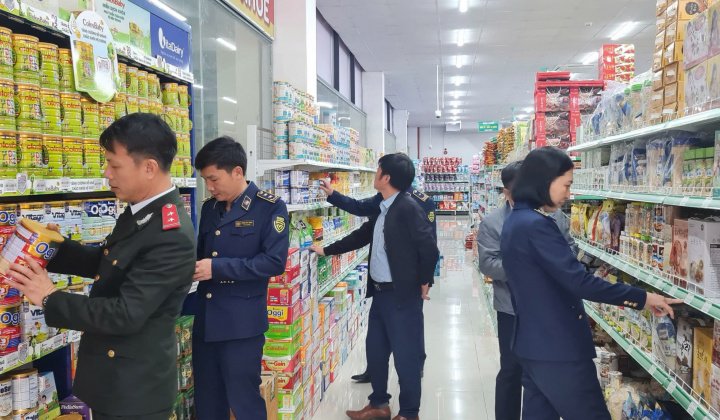 QLTT Quảng Bình mở cao điểm chống buôn lậu, gian lận thương mại và hàng giả dịp trước, trong và sau Tết Ất Tỵ năm 2025