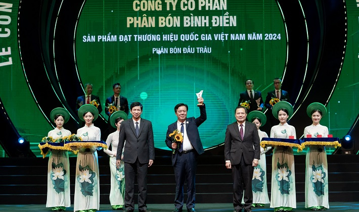 Phân bón Đầu trâu sản phẩm đạt thương hiệu Quốc gia Việt Nam