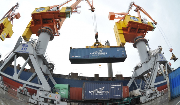 Xuất nhập khẩu hàng hóa tiến sát mốc 650 tỷ USD