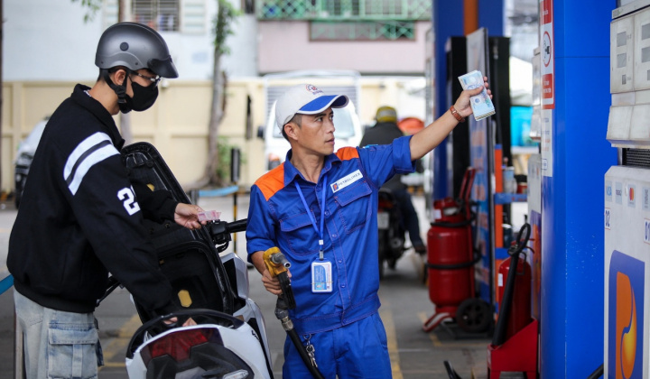 Giá xăng dầu hôm nay 7/11: Đồng loạt tăng trở lại