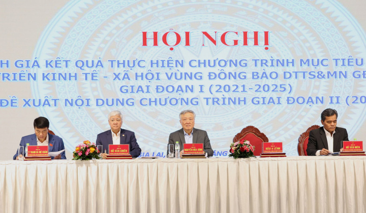 Hội nghị đánh giá kết quả thực hiện Chương trình mục tiêu quốc gia vùng dân tộc thiểu số và miền núi