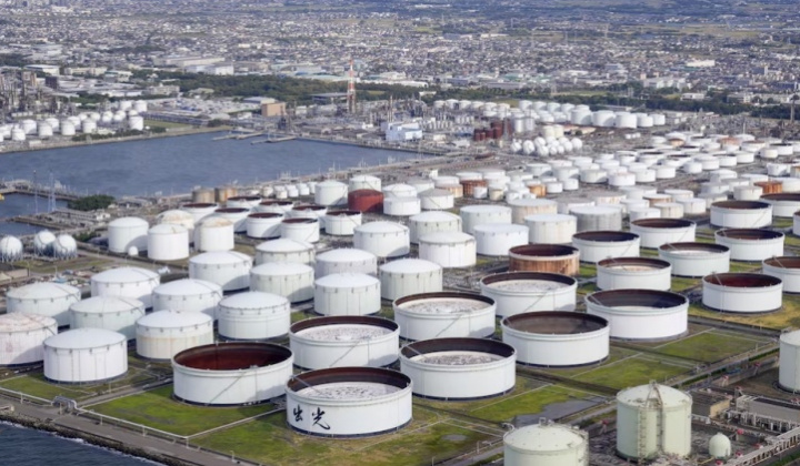 Giá xăng dầu hôm nay 10/12: Giảm nhẹ