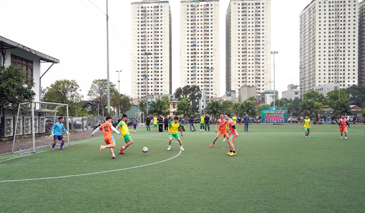 Phân lân Văn Điển sôi nổi tham gia giải bóng đá giao hữu giữa các công đoàn cơ sở