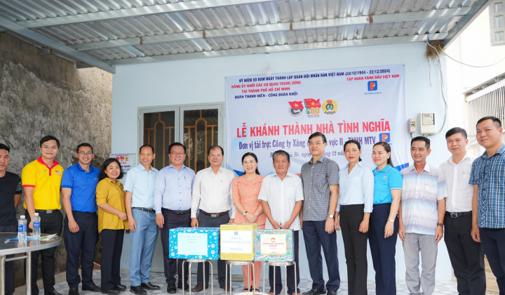 Petrolimex Sài Gòn trao tặng 2 căn nhà tình nghĩa tại huyện Nhà Bè