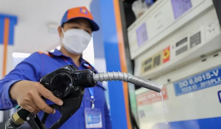Giá xăng dầu hôm nay 19/12 tăng, xăng RON92 hơn 20.000 đồng/lít