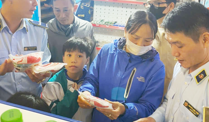 Cục Quản lý thị trường tỉnh Hà Nam: Tổ chức gian trưng bày nhận diện hàng thật - hàng giả