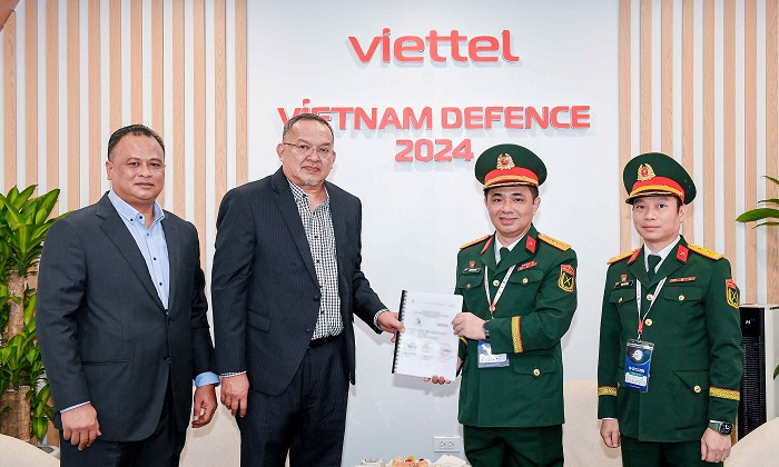 Viettel High Tech được trao chứng nhận sản phẩm Thông tin quân sự từ Bộ Quốc phòng Malaysia