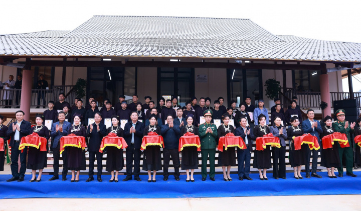 Khánh thành khu tái định cư thôn Làng Nủ, Kho Vàng và Nậm Tông (Lào Cai)