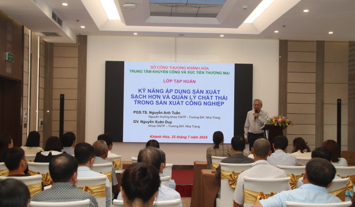 Khánh Hoà: Tập huấn sản xuất sạch hơn và quản lý chất thải trong sản xuất công nghiệp