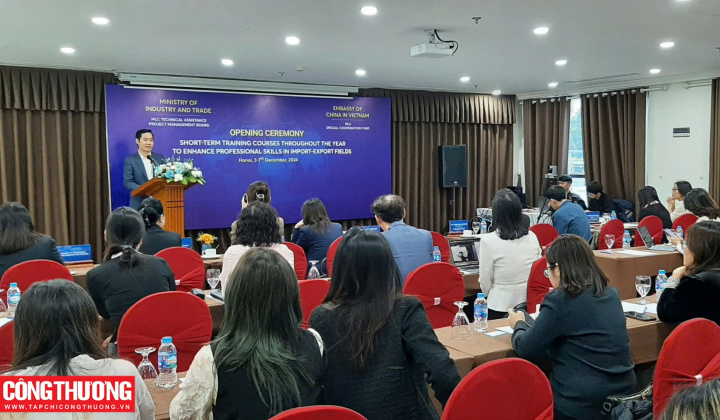 Nâng cao kiến thức và kỹ năng về hội nhập kinh tế, thương mại quốc tế và các FTA cho các cơ quan, doanh nghiệp