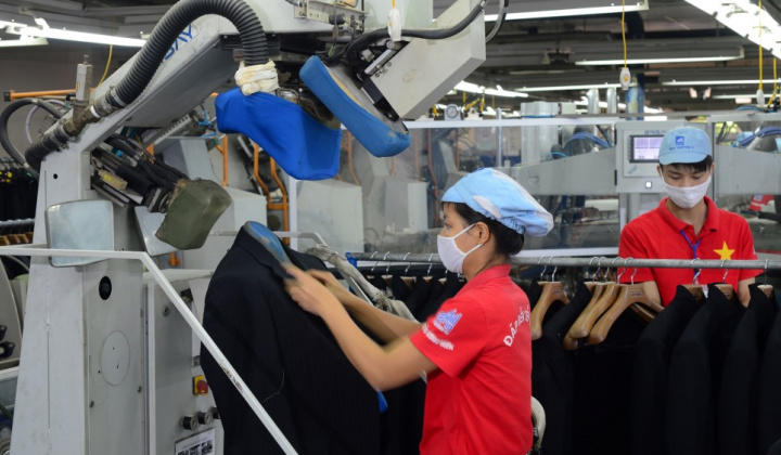 Doanh nghiệp đẩy mạnh chuẩn bị hàng hóa dịp cuối năm, sản xuất công nghiệp 11 tháng tăng 8,4%