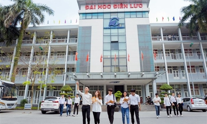 Trường Đại học Điện lực có 2 thầy cô đạt chuẩn chức danh phó giáo sư
