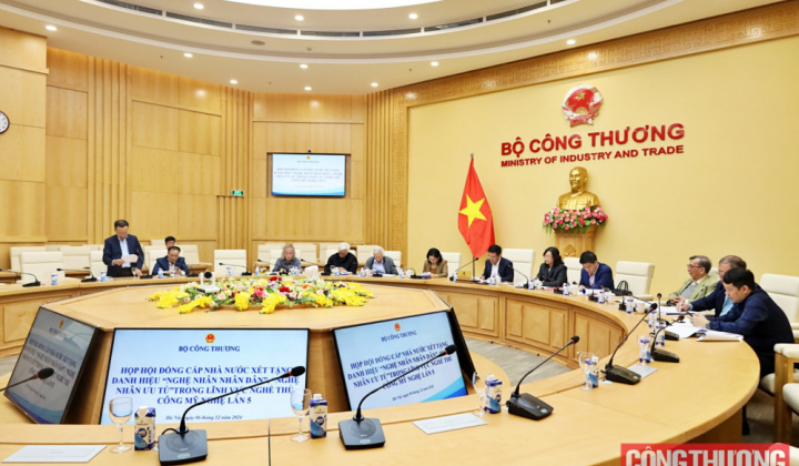 Xem xét 70 hồ sơ phong tặng nghệ nhân nhân dân và nghệ nhân ưu tú