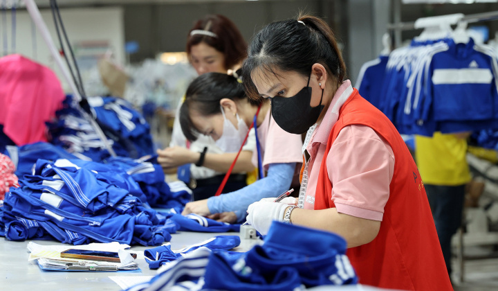 Khối công - tư chênh lệch, kiến nghị giảm giờ làm việc