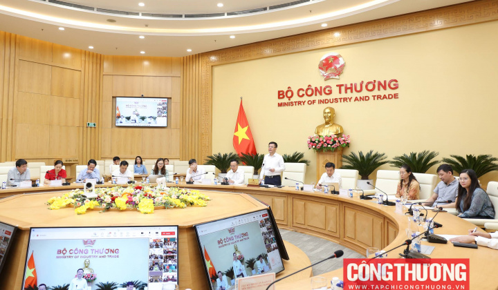 Ninh Bình: Tham dự Hội nghị trực tuyến toàn quốc về quản lý, phát triển cụm công nghiệp