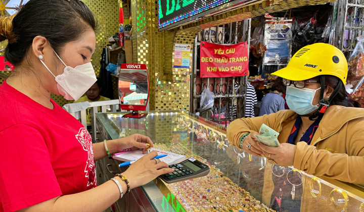 Cấm mua bán vàng bằng tiền mặt, minh bạch nhưng không khả thi?