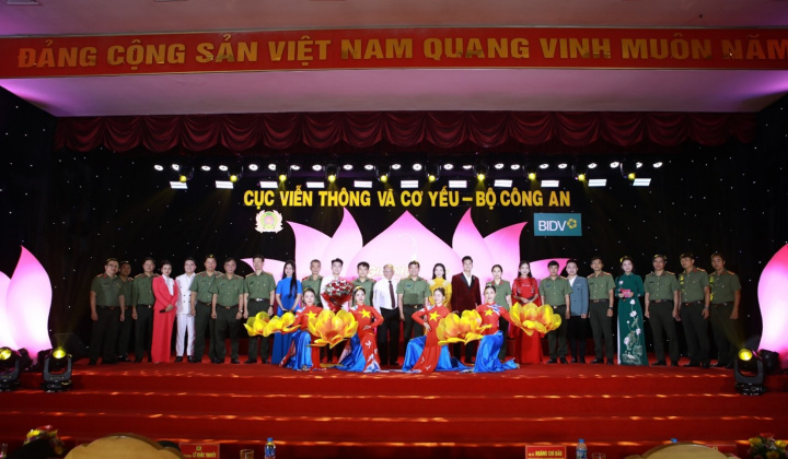 Xúc động, tự hào lắng nghe những “Giai điệu tháng 5”