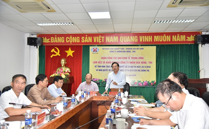 Ban Kinh tế Trung ương khảo sát tại Công ty Nhôm Đắk Nông - TKV