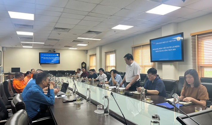 Công đoàn EVN thăm hỏi, trao quà cho người lao động Công ty Nhiệt điện Mông Dương