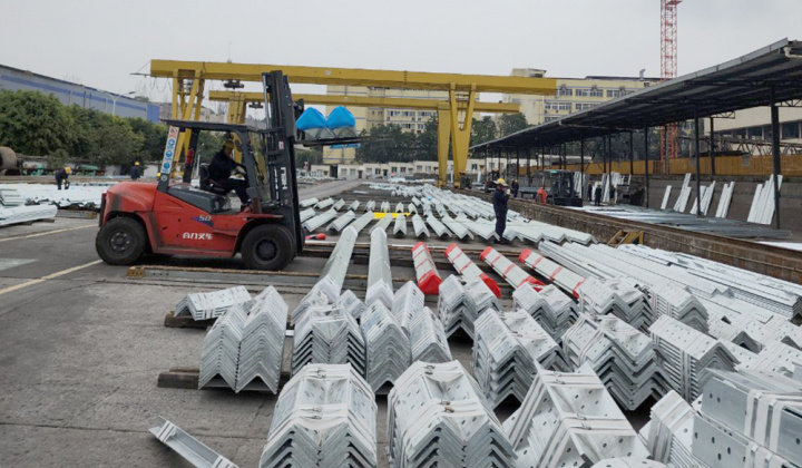 Hai nhà thầu hoàn thành cung cấp cột thép cho Dự án đường dây 500kV mạch 3