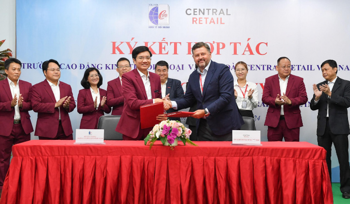 Central Retail - Cao đẳng Kinh tế Đối ngoại hợp tác đào tạo nhân lực ngành bán lẻ