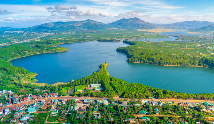 Gia Lai đẩy mạnh xúc tiến thương mại và đầu tư phát triển hạ tầng thương mại biên giới