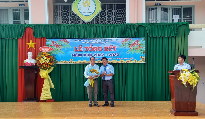 Trường THPT Vị Thanh: Phấn đấu đạt chuẩn Quốc gia mức độ II