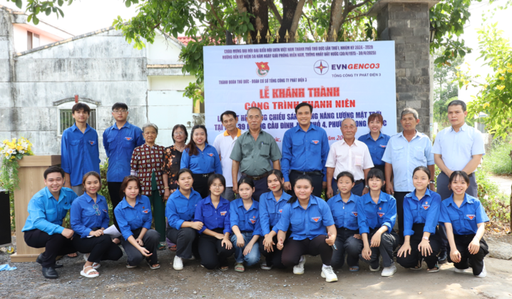 EVNGENCO3: Bàn giao thêm 2 công trình đèn năng lượng mặt trời