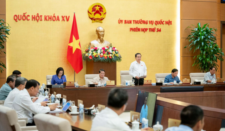 Khai mạc phiên họp thứ 34 của Ủy ban Thường vụ Quốc hội