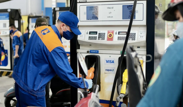 Giá xăng dầu hôm nay 13/6/2024: Đồng loạt tăng nhẹ, RON95-III mất mốc 21.000 đồng/lít