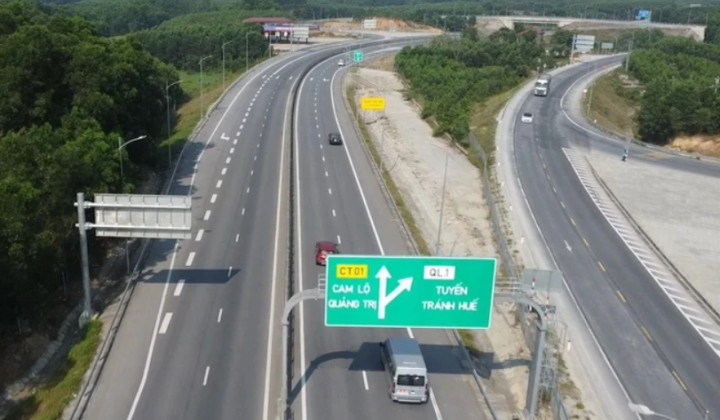 Trình Thủ tướng phương án đầu tư 7.000 tỷ đồng mở rộng cao tốc Cam Lộ - La Sơn