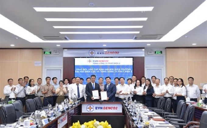 Trường Đại học Điện lực thăm quan, trao đổi kinh nghiệm tại Tổng công ty Phát điện 2