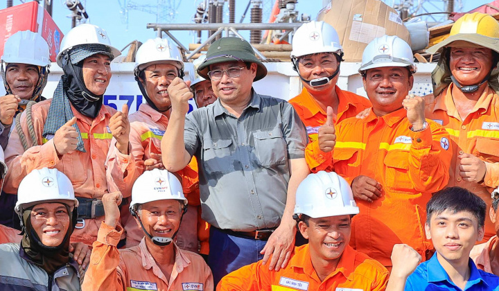 Thủ tướng kiểm tra, động viên, đôn đốc dự án đường dây 500kV mạch 3