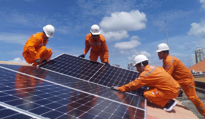 Điện mặt trời mái nhà có pin lưu trữ: EVN nghiên cứu mua điện với giá hợp lý