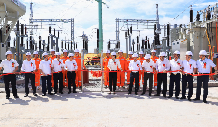 EVNNPC gắn biển công trình Trạm biến áp 110kV Yên Lạc, tỉnh Vĩnh Phúc