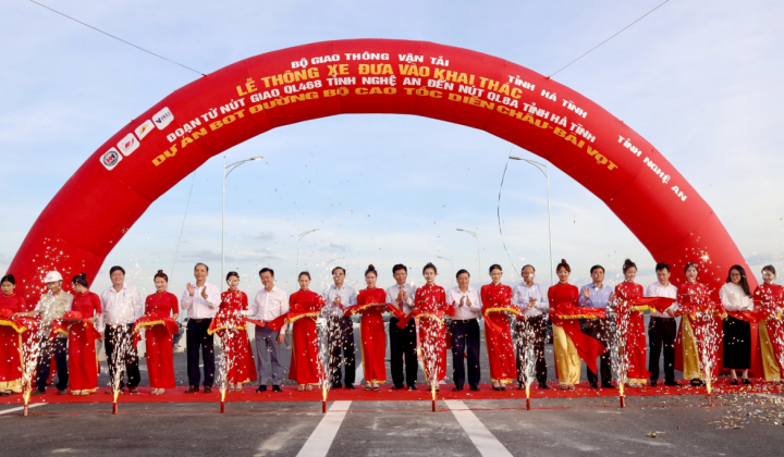 Thông xe toàn tuyến cao tốc Diễn Châu - Bãi Vọt, Hà Nội đi Nghệ An chỉ còn 3,5 giờ