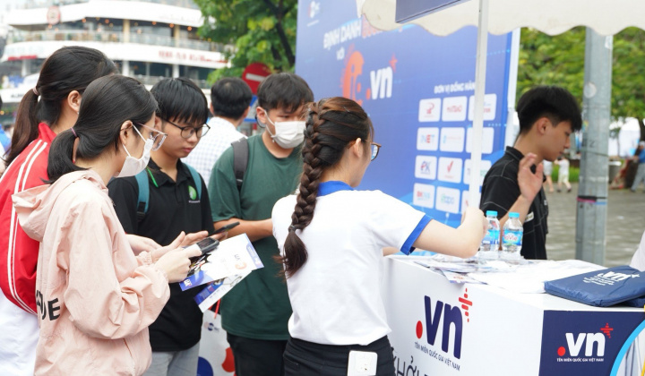 Thúc đẩy sử dụng tên miền quốc gia là “chìa khóa” xây dựng thương hiệu, phát triển kinh doanh trực tuyến