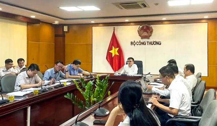 Tiếp tục hoàn thiện, đảm bảo tiến độ trình Luật Điện lực (sửa đổi)