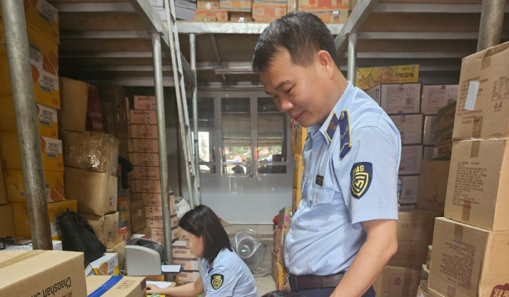 Quản lý thị trường Hà Nội: Phát hiện và thu giữ số lượng lớn bánh trung thu không rõ nguồn gốc