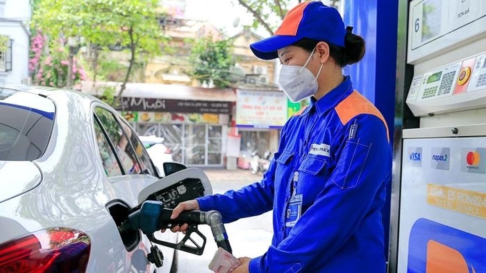 Giá xăng dầu hôm nay 15/8: Tăng nhẹ sau chuỗi giảm liên tiếp 5 kỳ điều hành