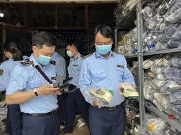 Hà Nội xử phạt nghiêm ba cửa hàng kinh doanh hàng hóa nhập lậu tại Big C Thăng Long