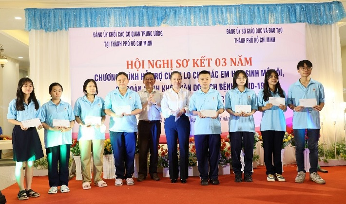 EVNGENCO3: Năm thứ 3 đồng hành nâng bước các em học sinh khó khăn do dịch COVID-19