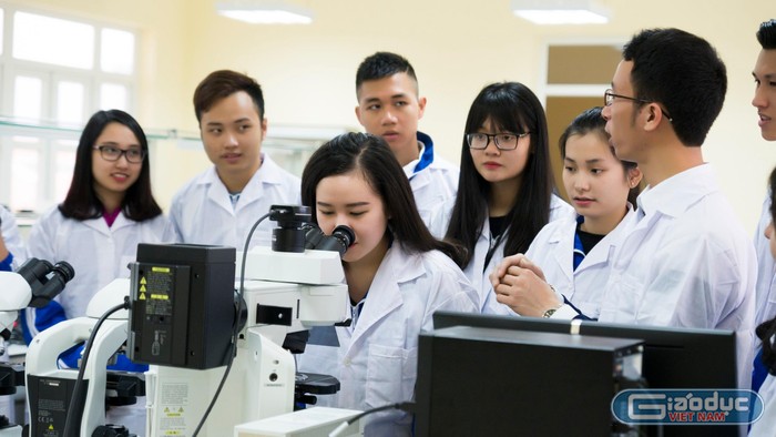 Tự chủ đại học và những vấn đề thực tiễn triển khai tại các trường đại học công lập trực thuộc Bộ Công Thương