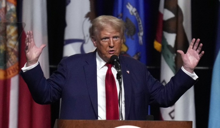 Quốc tế nổi bật: Ông Donald Trump giao bán kỷ vật