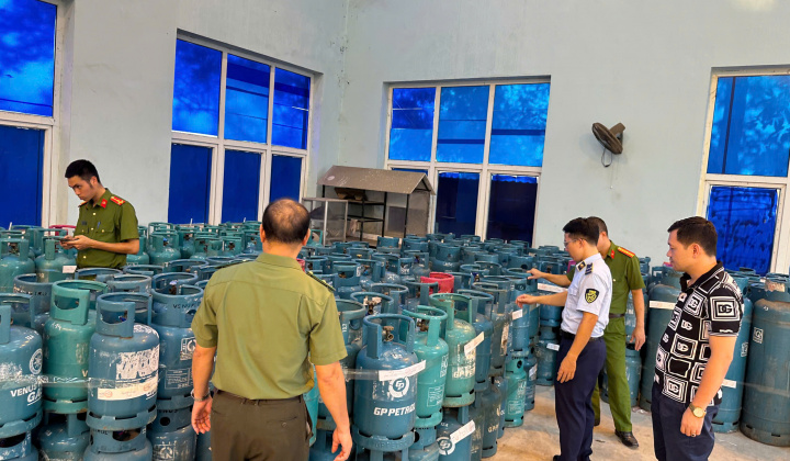 Phát hiện cơ sở san, chiết, nạp lượng lớn khí LPG trái phép tại Bắc Ninh
