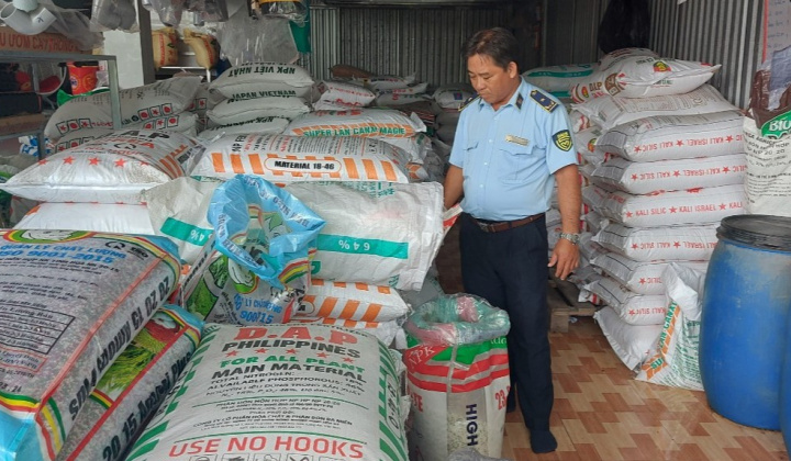 Vĩnh Long: Xử phạt hộ kinh doanh phân bón giả số tiền 77 triệu đồng