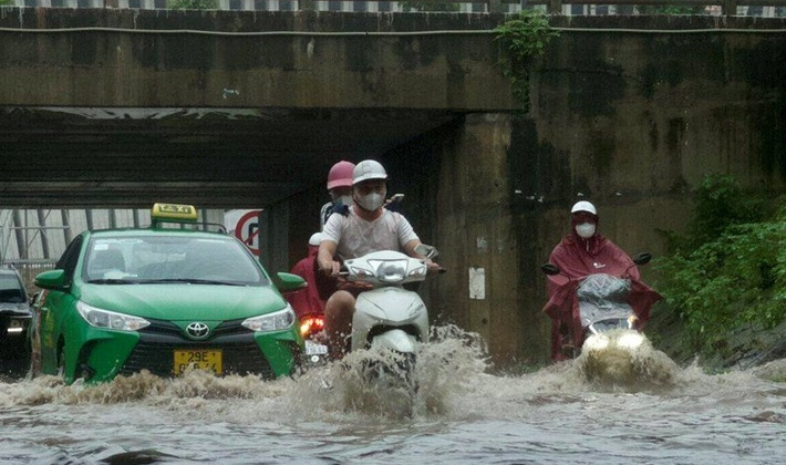Hà Nội ban hành công điện hỏa tốc ứng phó với mưa lũ lớn trên các sông