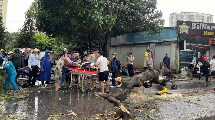 Hà Nội: Cứu chữa miễn phí người bị nạn do ảnh hưởng của bão số 3